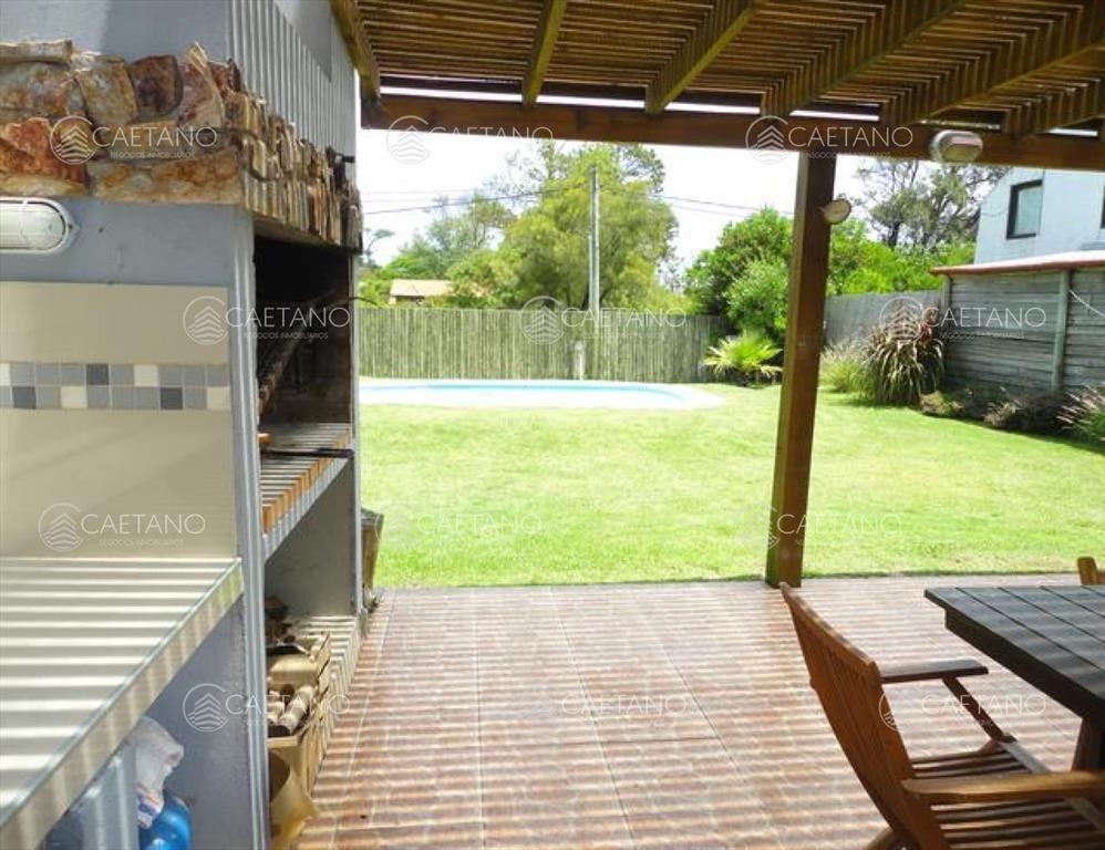 Venta casa 3 dormitorios. Tio Tom. Punta Ballena.