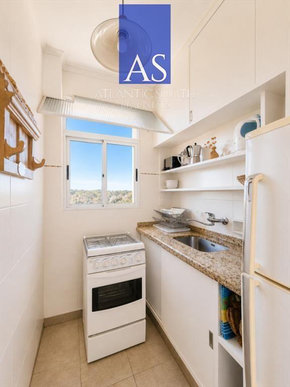 Apartamento de 1 dormitorio con vista al mar y en