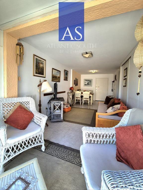 Apartamento de 1 dormitorio con vista parcial al