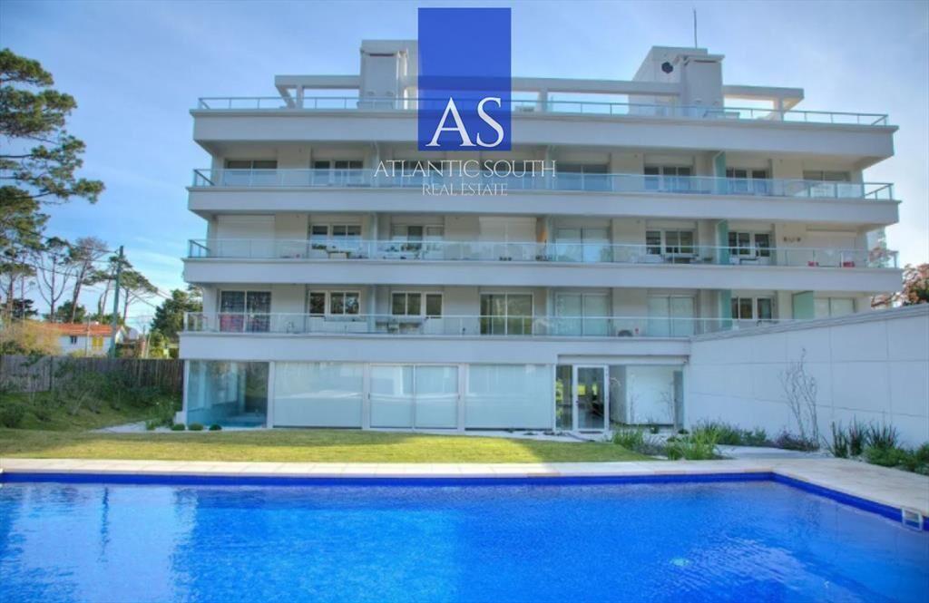 Apartamento de categoría 2 dormitorios y 3 en