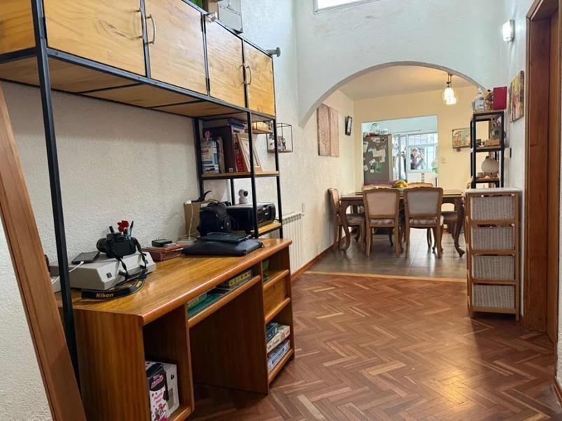 Venta casa de 2 dormitorios y 2 baños, con garage en La Bla