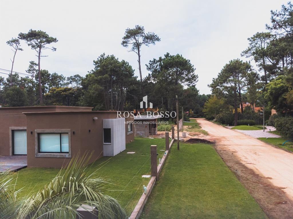 VENTA DE CASAS EN BARRIO PRIVADO