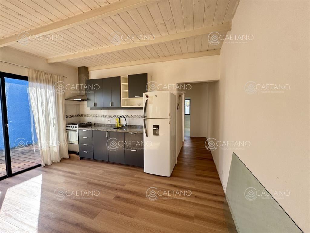 Calida casa a pocos metros del mar.