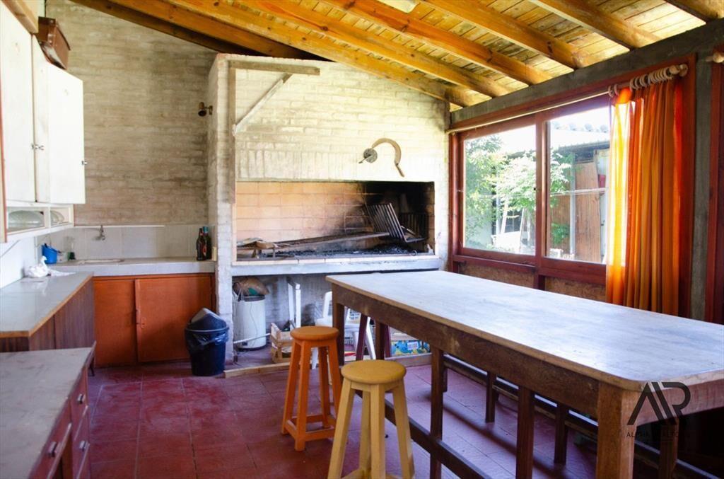 Casa en venta c/ cochera en Playa Mansa
