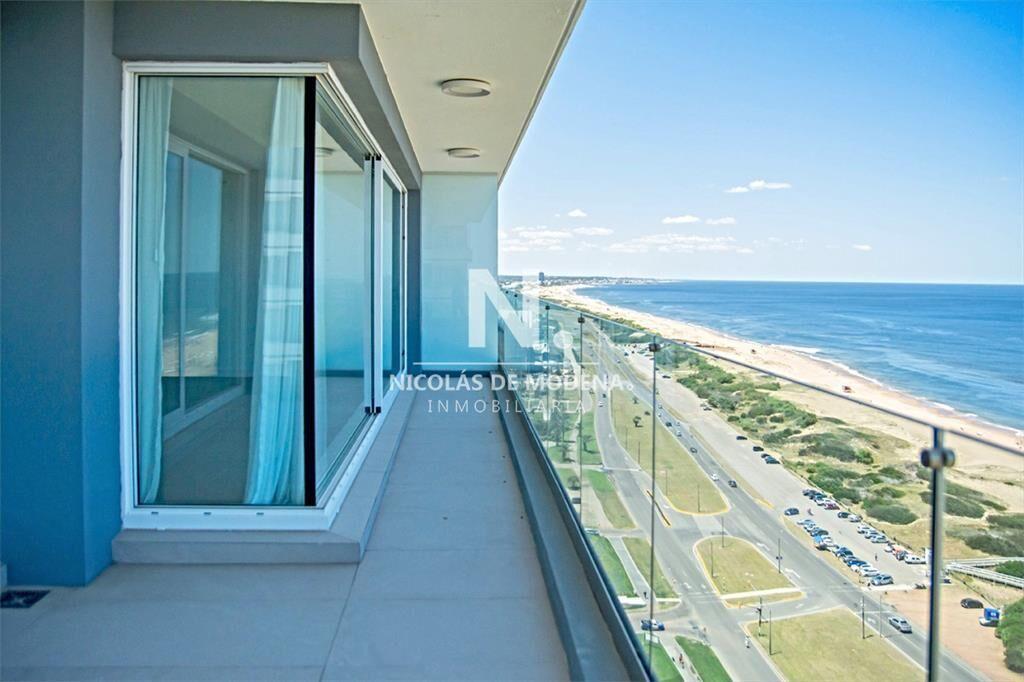 Departamento de 4 dormitorios en venta, frente al
