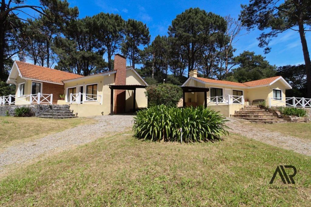 Casa en venta c/ cochera en Laguna Del Sauce