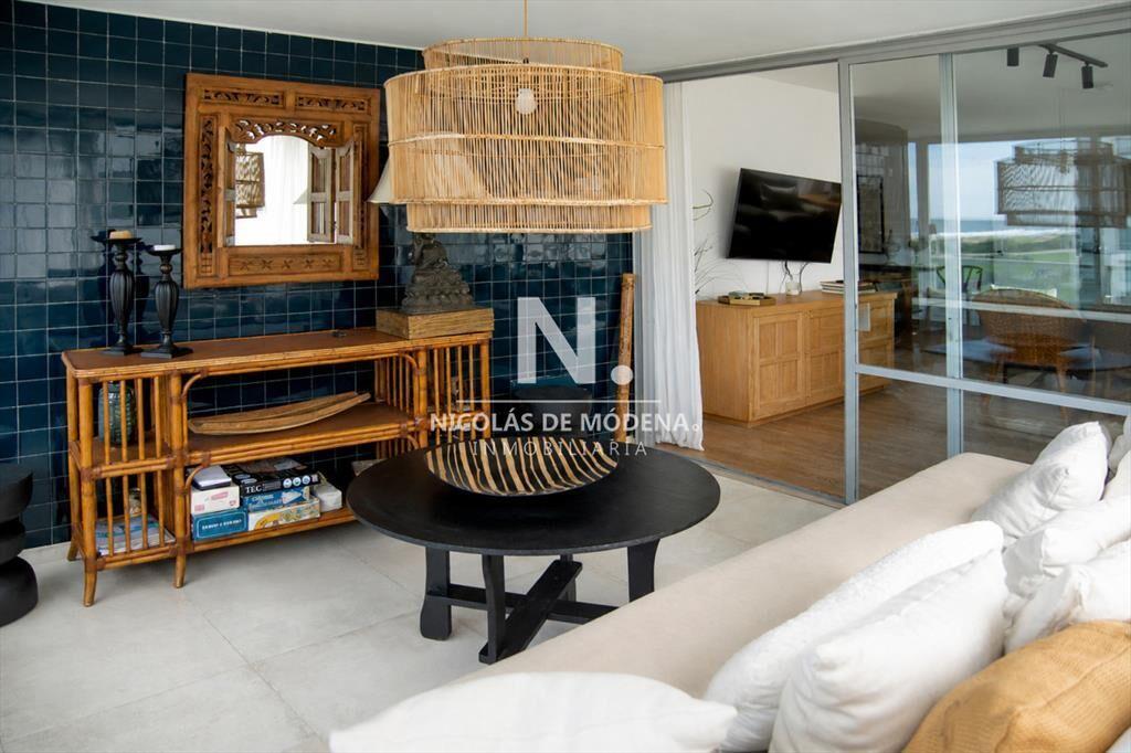 Vende apartamento de 3 dormitorios en Tiburon ,