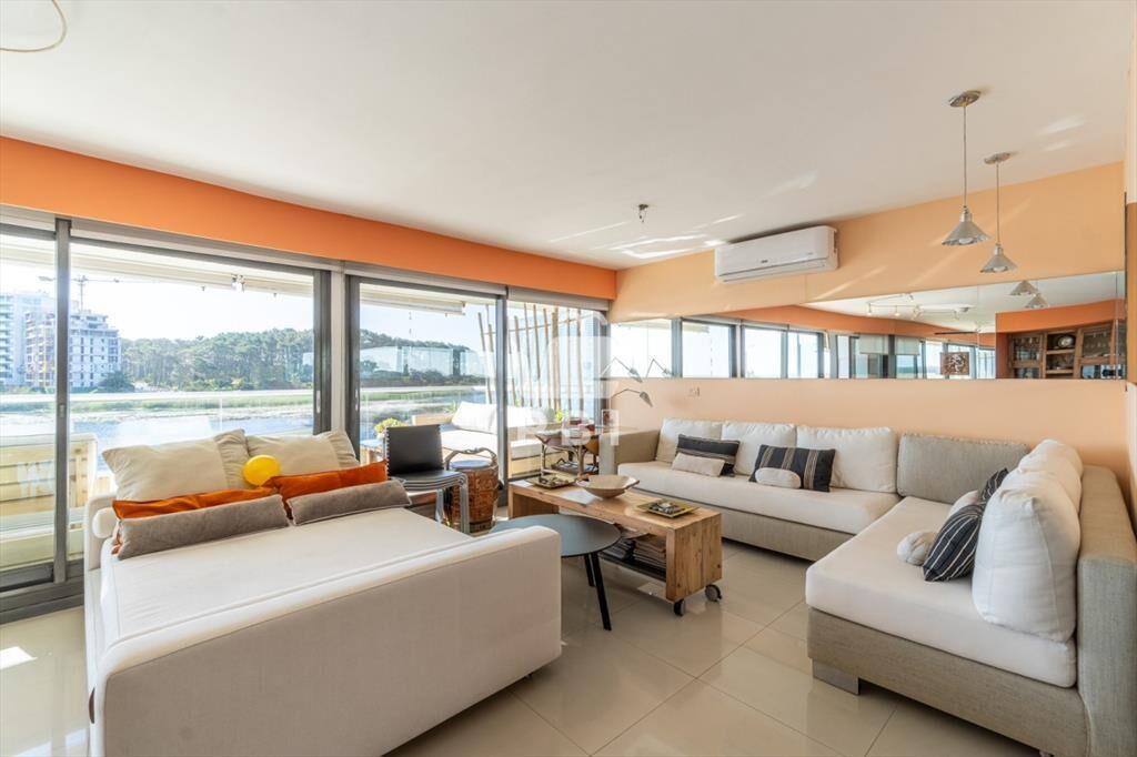 Apartamento de 1 dormitorio frente a la Laguna -