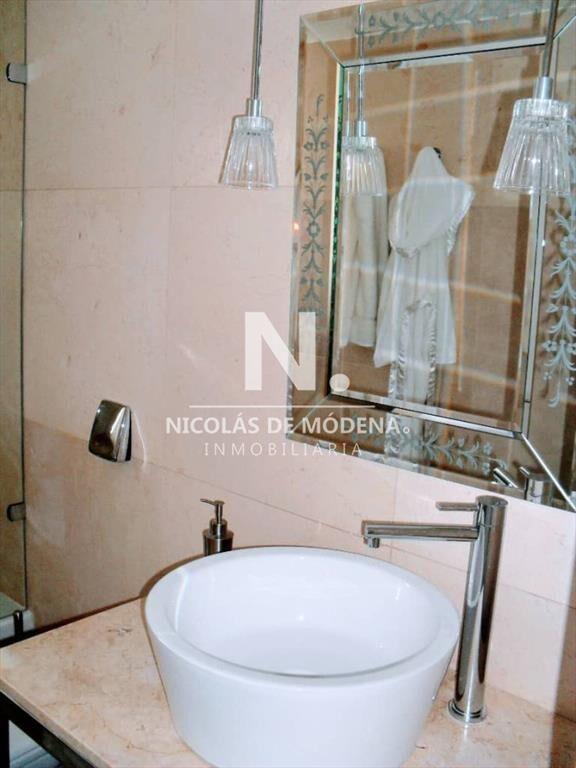 Departamento en piso alto, a la venta, en Punta