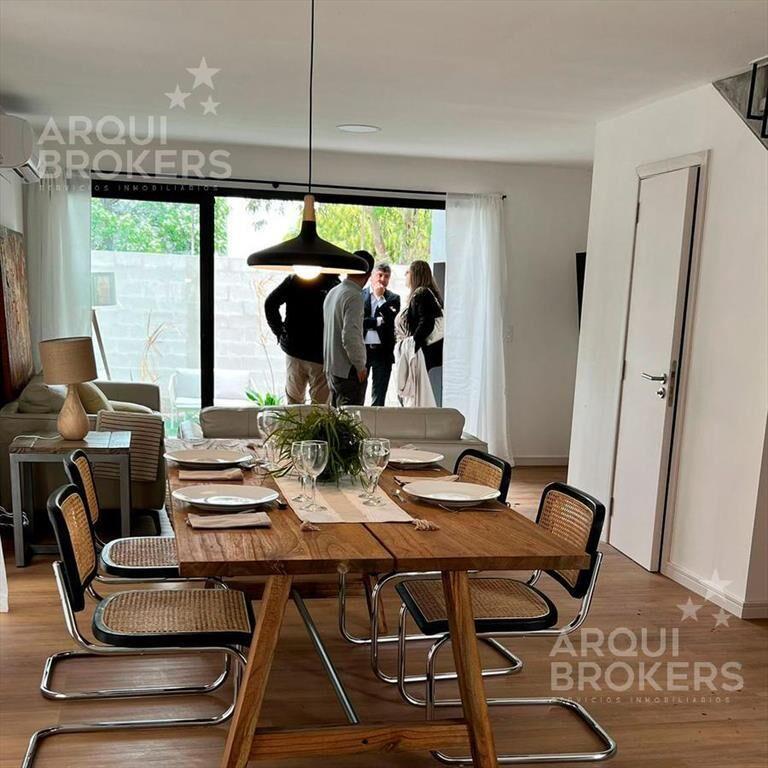 Venta casa tres dormitorios en Parque Miramar - 23E