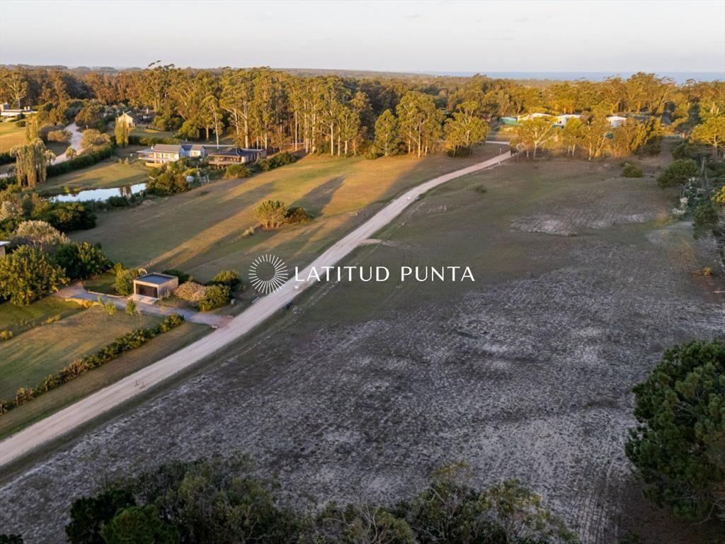 Terreno a la venta en Manantiales , Country