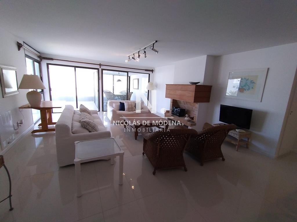 apartamento con vista a playa brava zona de