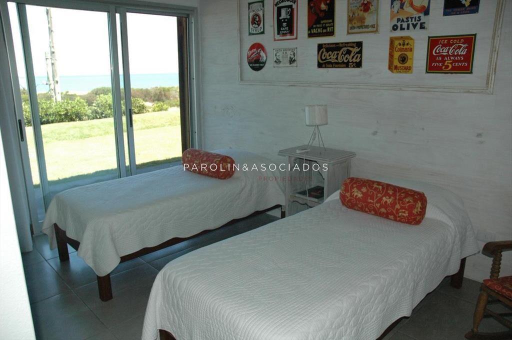 CASA DE 4 DORMITORIOS EN LA JUANITA, JOSE IGNACIO