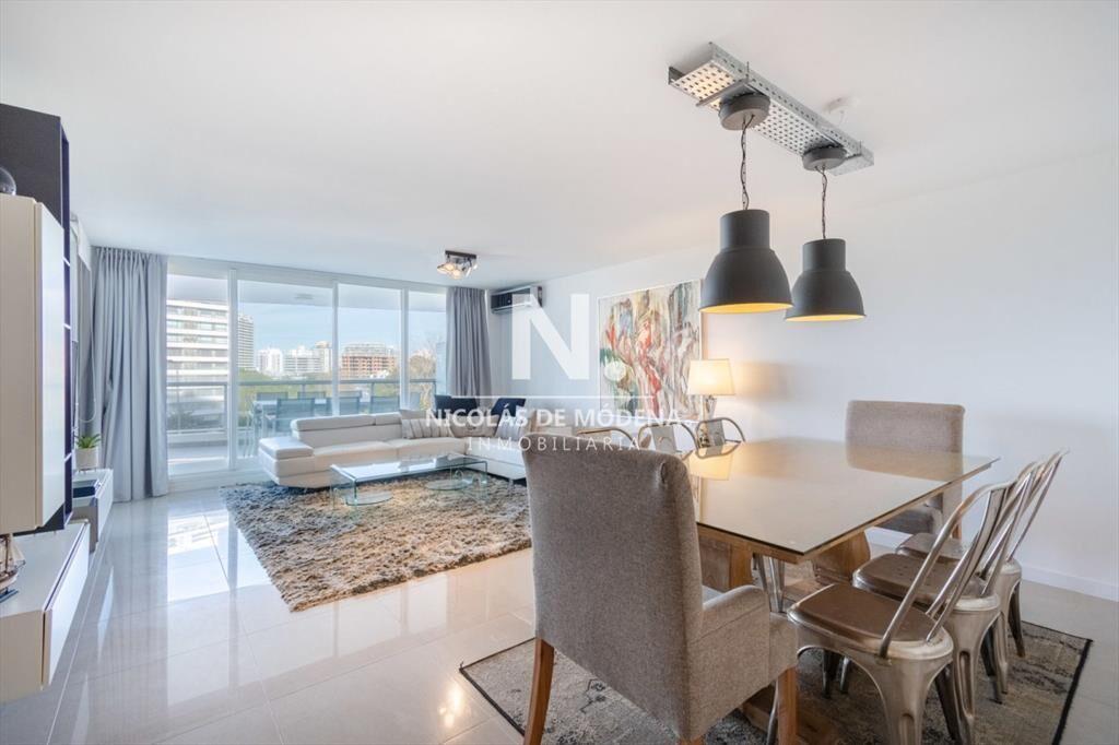 En venta apartamento de 3 dormitorios en suite,