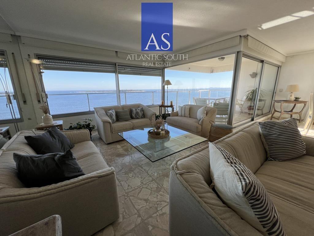 Apartamento 3 dormitorios+ dependencia piso alto
