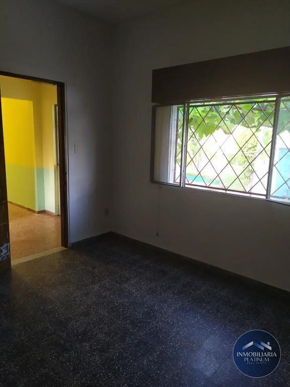 Casa en alquiler c/ cochera en Casavalle