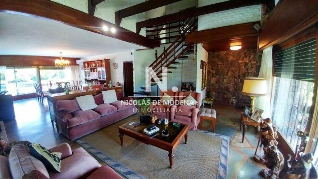 Casa en venta Playa Mansa 5 dormitorios