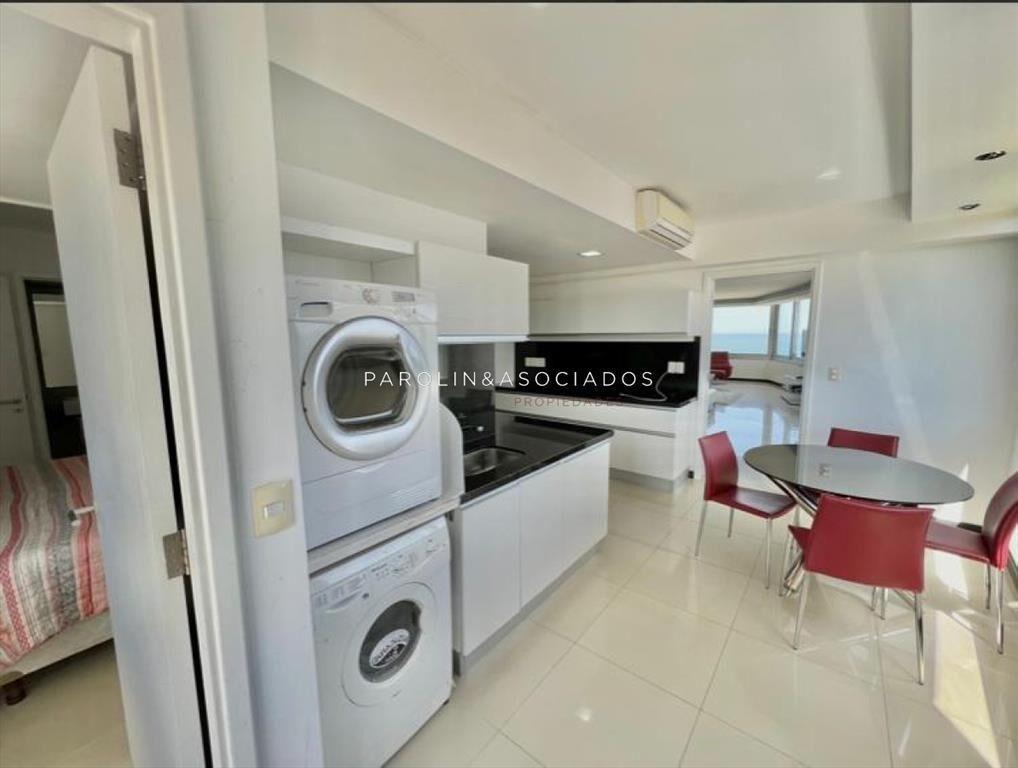 Apartamento en venta de 3 dormitorios en Tiburón