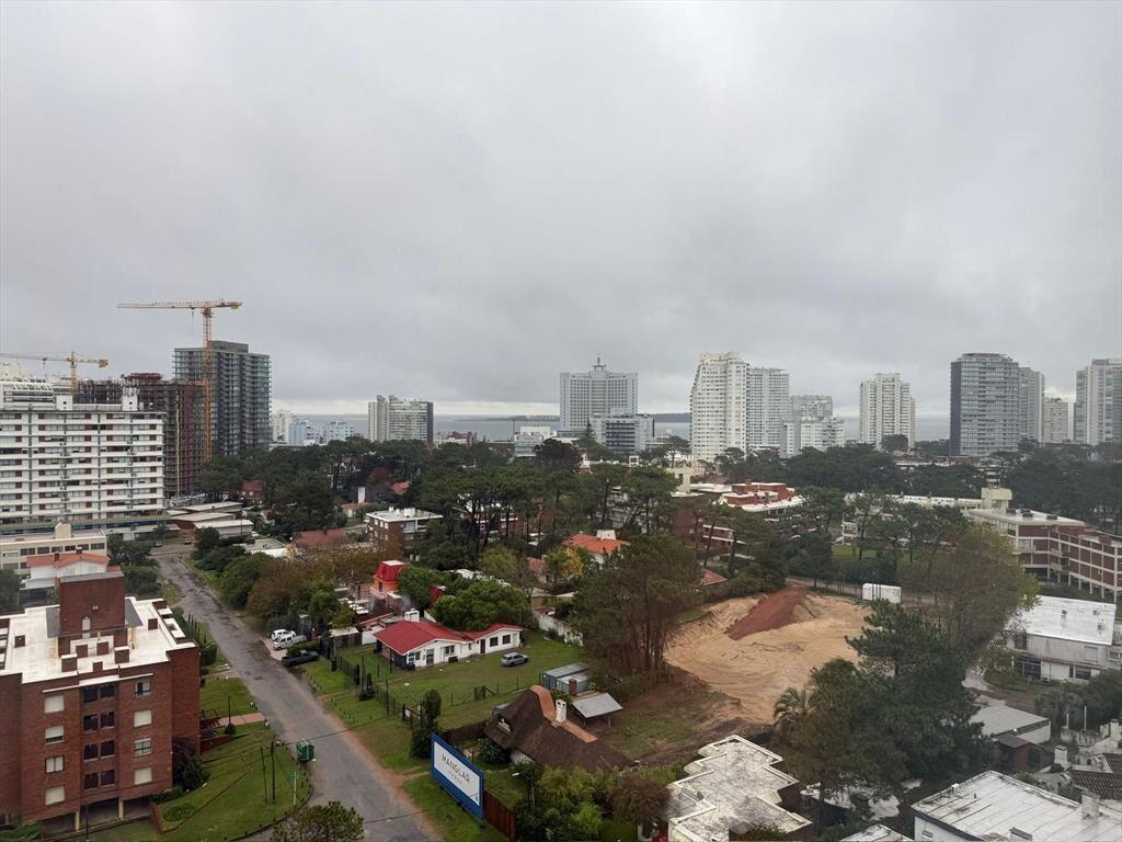 Monoambiente en edificio Chronos a pasos de Rambla Brava