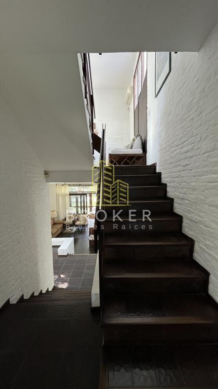 Venta Casa PH con Piscina Climatizada Playa Mansa