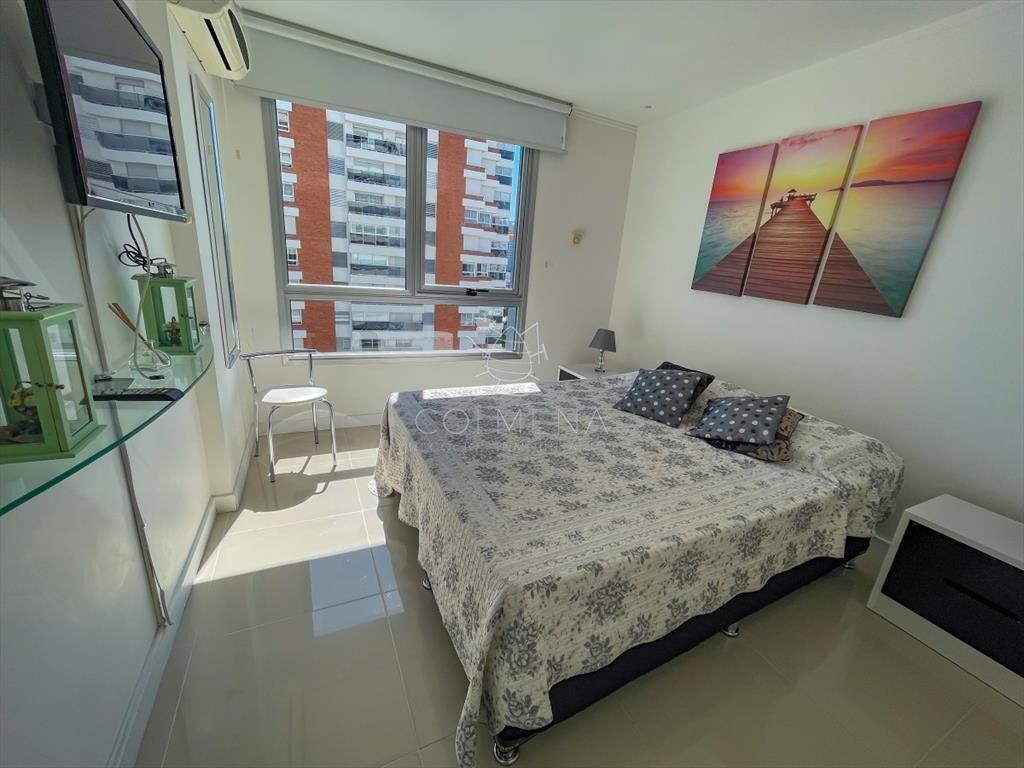 Exclusivo apartamento en alquiler de verano en Forest Tower