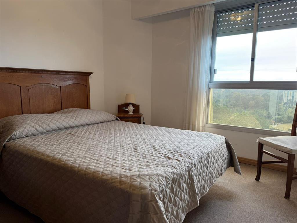 Apartamento en alquiler anual 2 dormitorios sobre Roosevelt