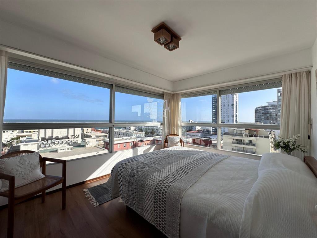 Apartamento de 3 dormitorios en Peninsula, Punta
