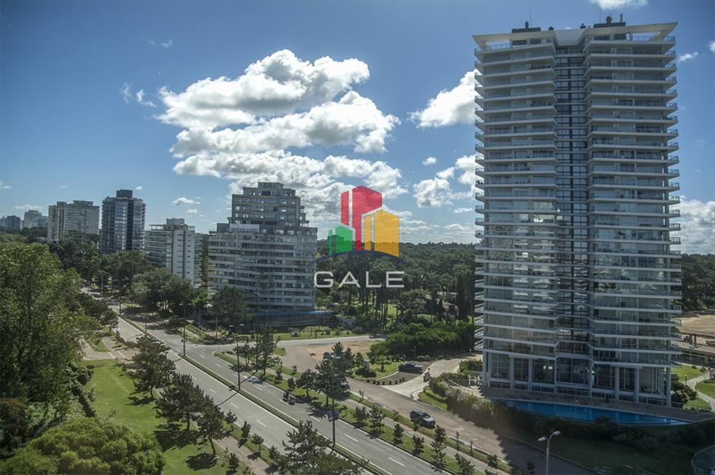 Vende gran apartamento en Brava - Punta del Este