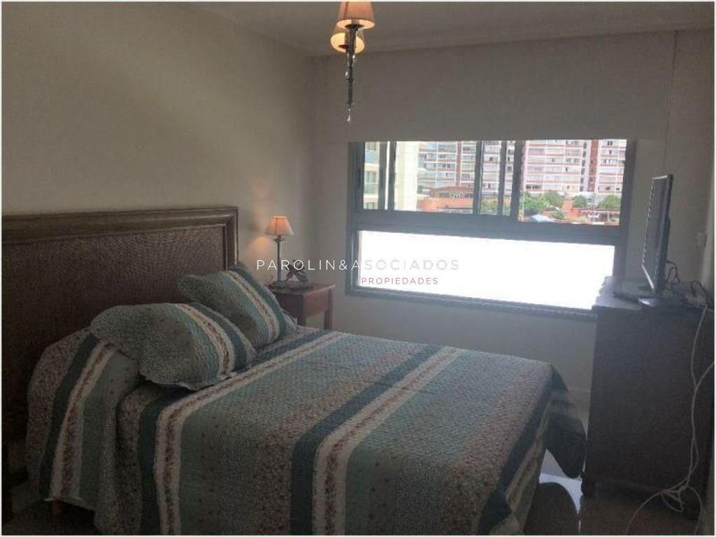 Hermoso apartamento de 3 dormitorios en venta en
