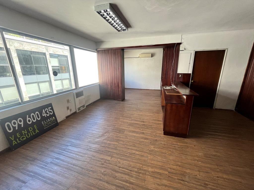 Venta o Alquiler oficina Ciudad Vieja con garaje