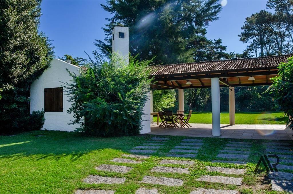 Chalet tradicional en el corazón de San Rafael sobre gra...