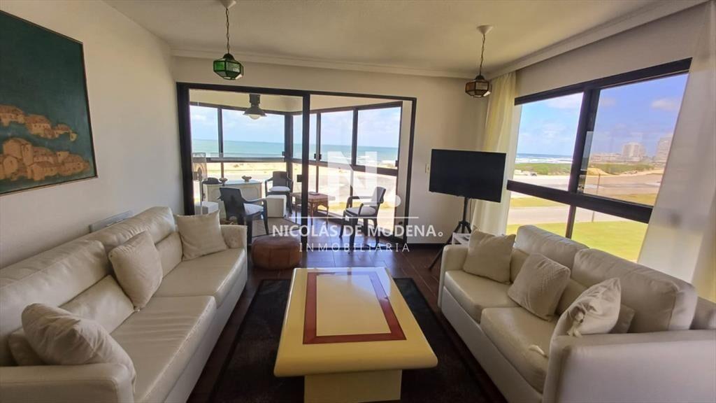 Alquila departamento en Brava Punta del Este, de 2 dormitor