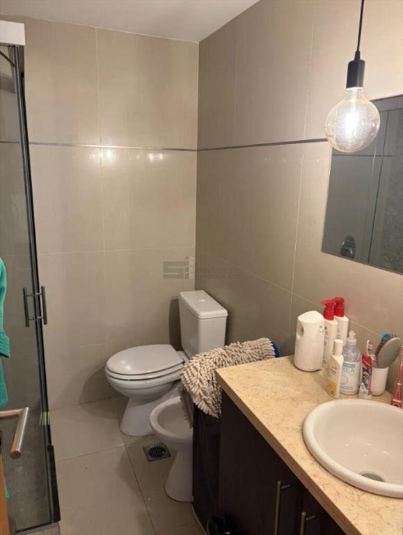 Se alquila Penthouse dúplex de dos dormitorios con terraza