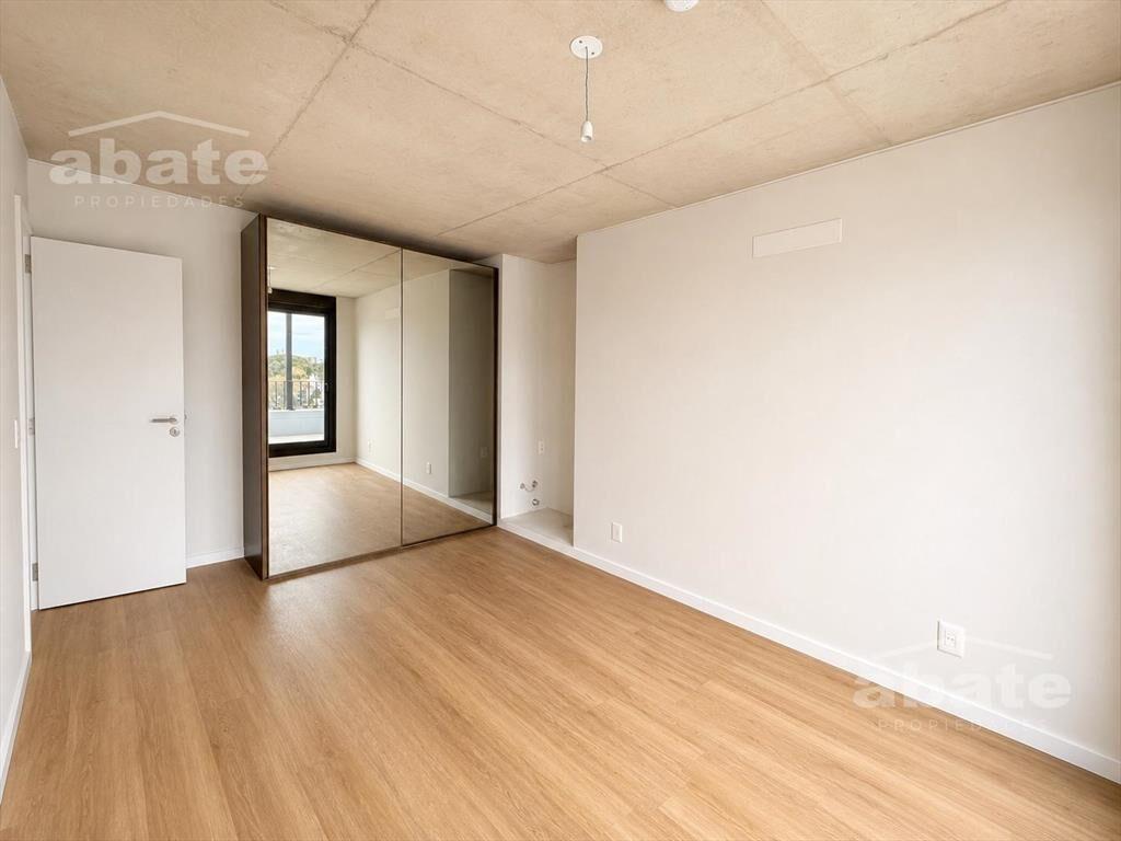 Venta Penthouse 2 Dormitorios, en Buceo con garaje doble
