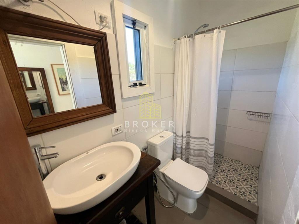 Venta de muy linda casa en manantiales de 2 +