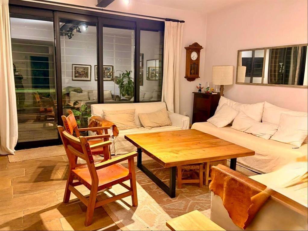 Espectacular casa reciclada con jardín y piscina