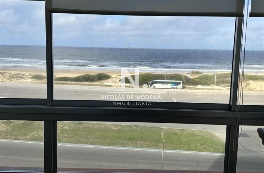 En venta apartamento de 2 dormitorios en Brava,