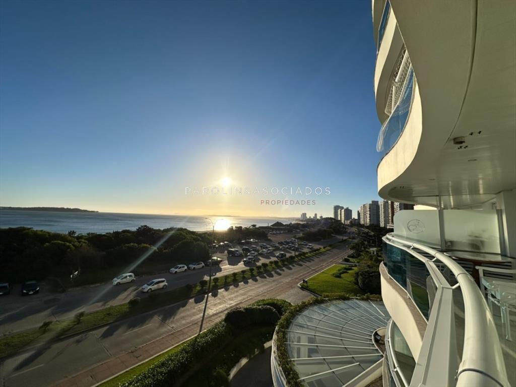 Departamento en Venta de 3 Dormitorios en Tower,