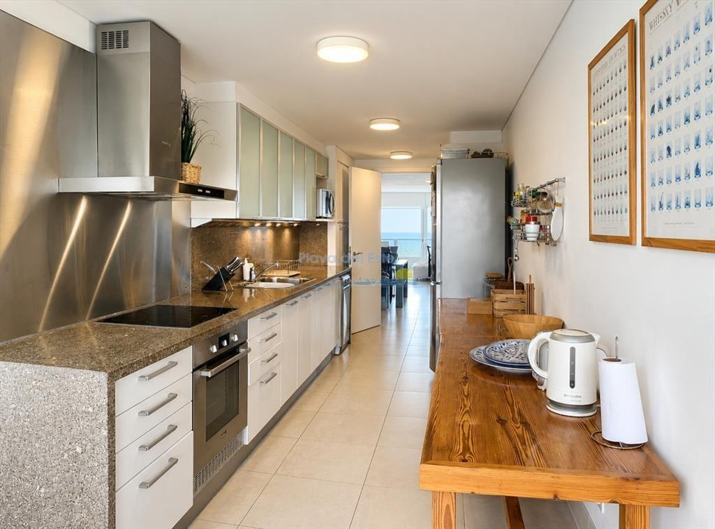 Venta y alquiler de departamento esquinero de 3