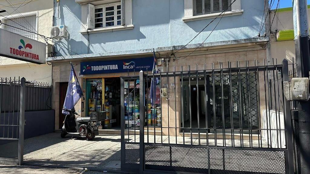 Local comercial en la Teja excelente ubicación Ref. 77
