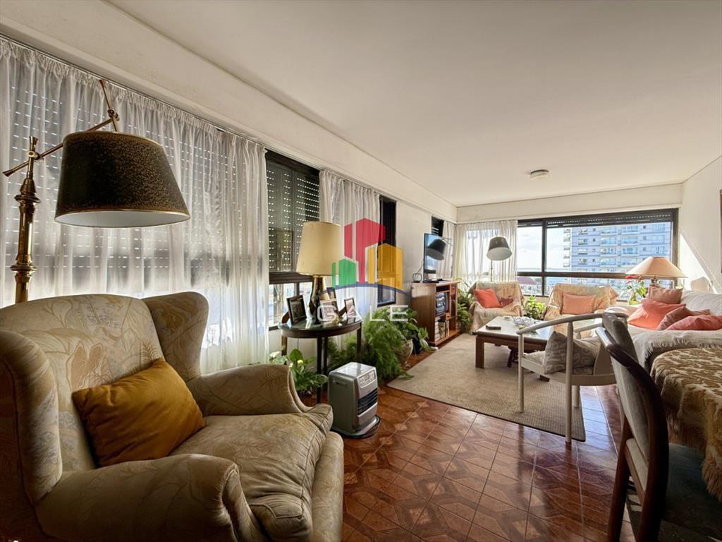Venta  Amplio Apartamento en Torre Amalfi  Playa