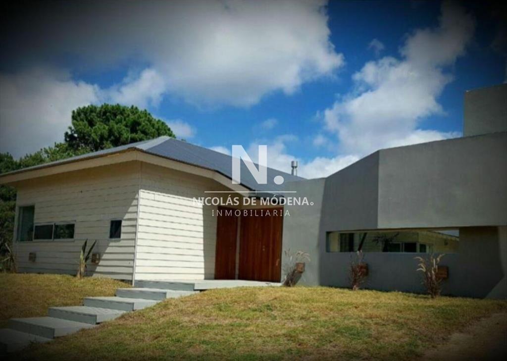 Vende casa de 4 dormitorios en Jose Ignacio en