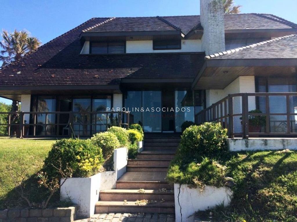 Casa en venta de 4 dormitorios ideal para proyecto en Playa