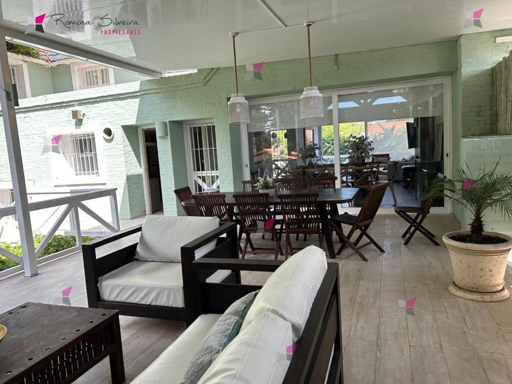 VENTA Hermosa Casa en Playa Mansa consulte!!!!