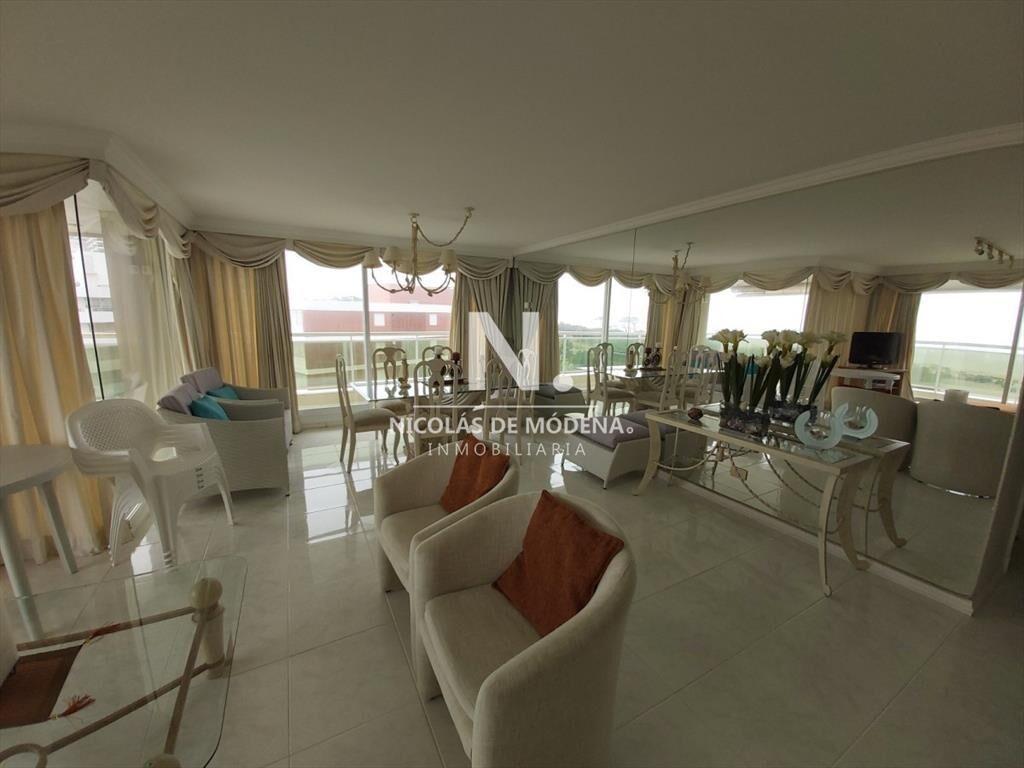 Hermoso Departamento en venta en Coral Tower.