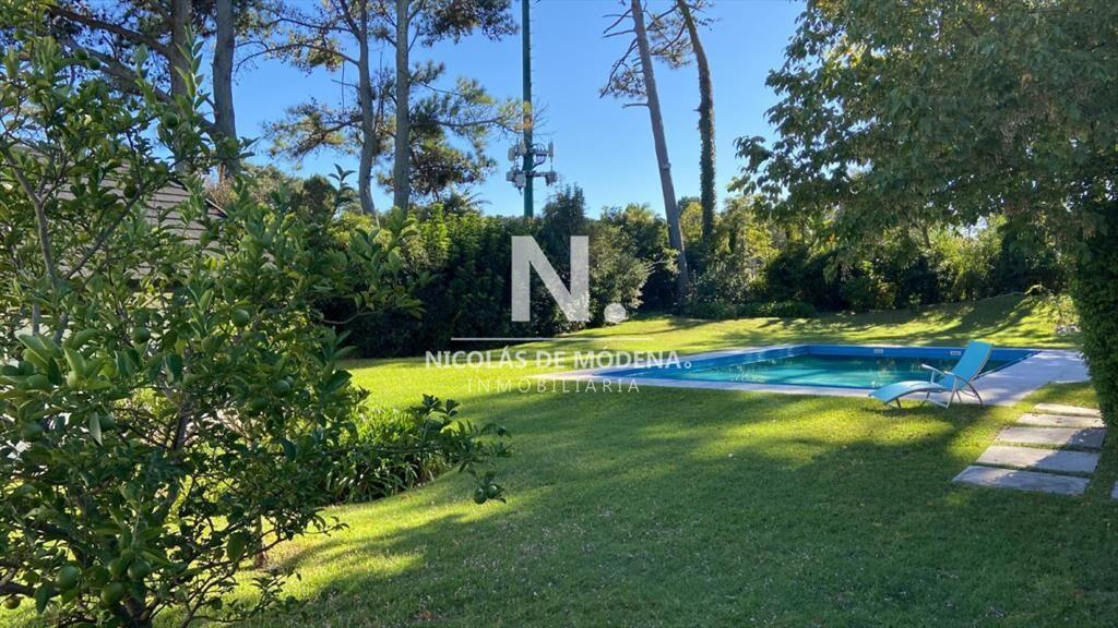 Vende casa en la mejor zona de playa mansa, Punta del Este