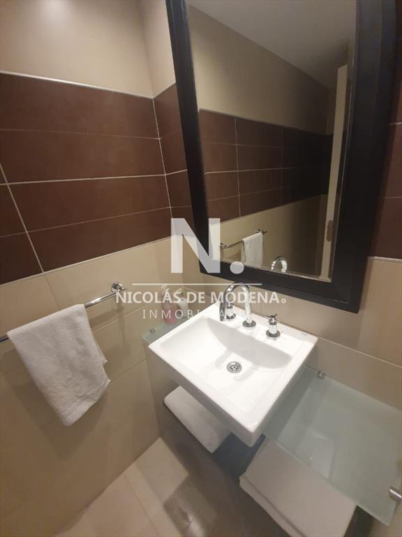 Departamento en venta en torre de categoría,