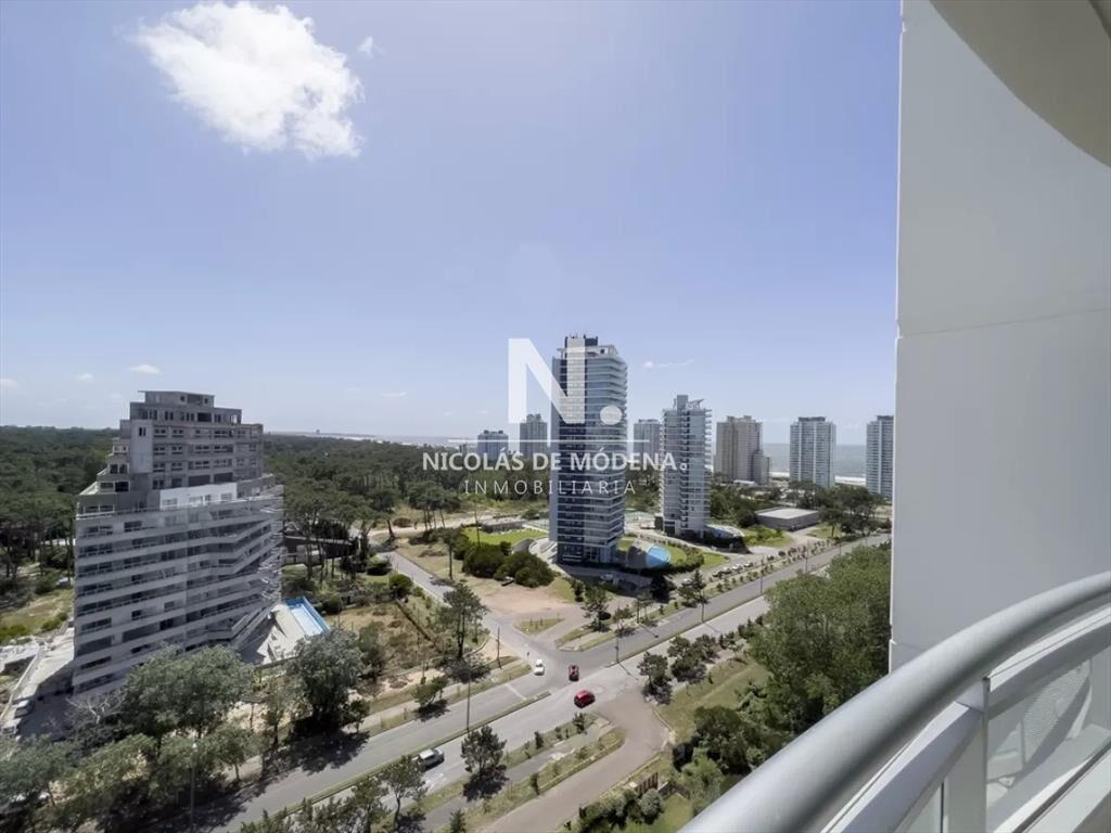 Piso alto en venta en Ocean Drive - 2 dorm 2