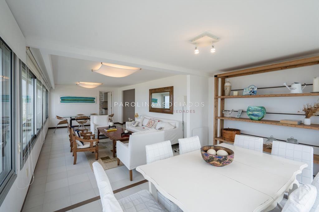 Apartamento en Venta de 3 dormitorios Frente al ,