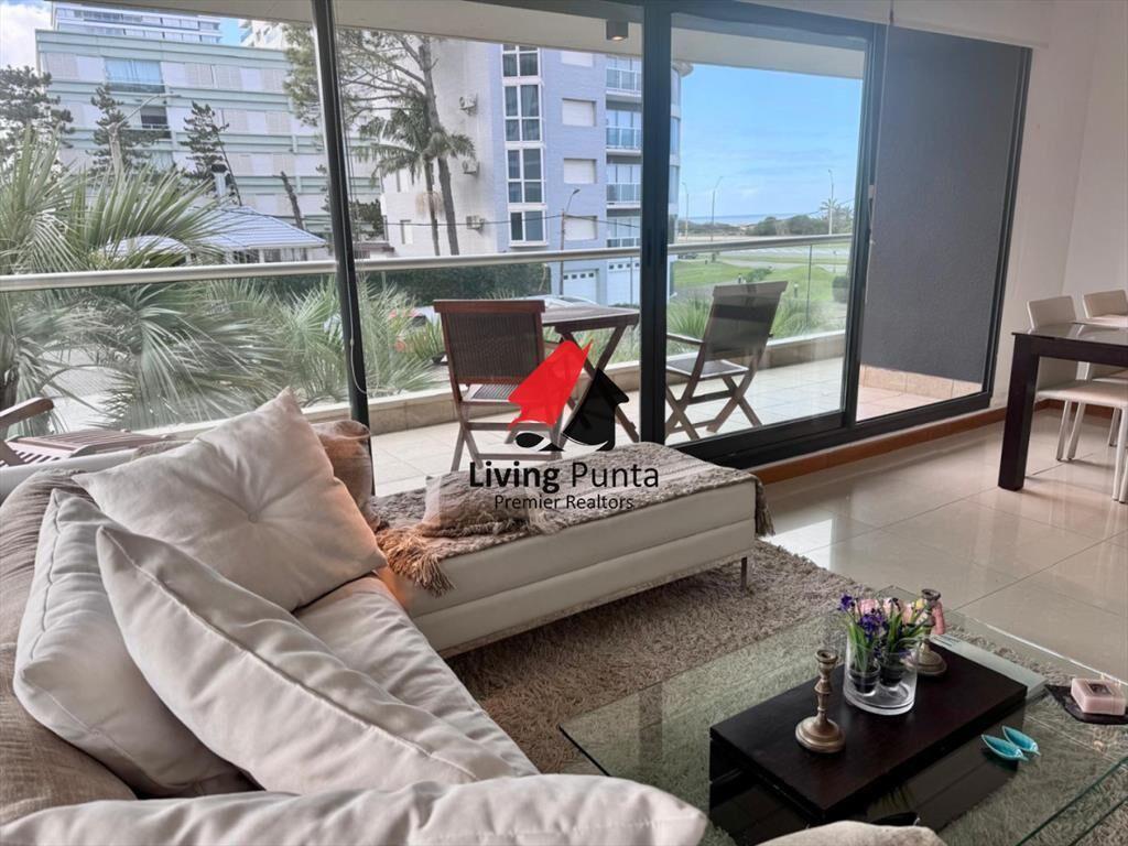Hermoso apartamento en venta a pasos del mar